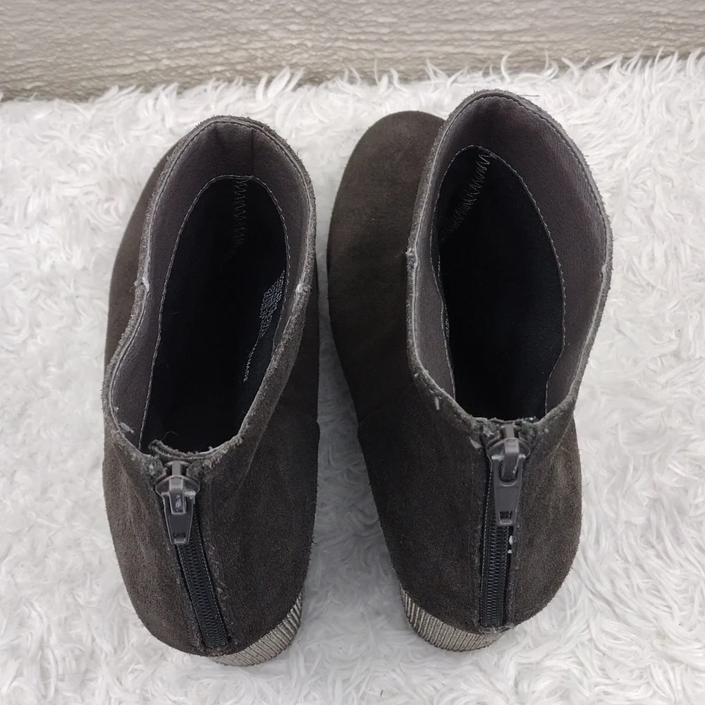 Reaction Kenneth Cole Carlyn Dark Grey Rhinestone High Heel Zip Back Ankle Boot